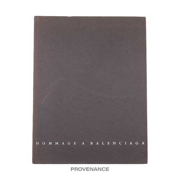 🔴 HOMMAGE A BALENCIAGA Book - Hardcover - Picture 1 of 13